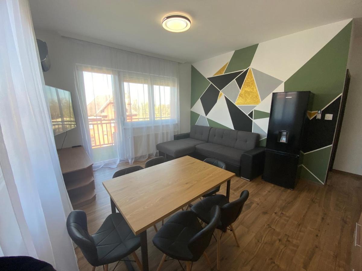 Black Brothers Wellness Apartments Шіофок Екстер'єр фото