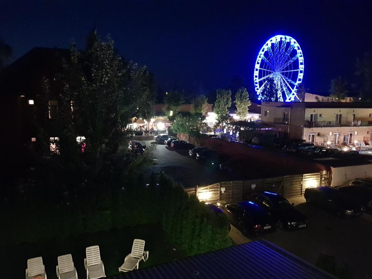 Black Brothers Wellness Apartments Шіофок Екстер'єр фото
