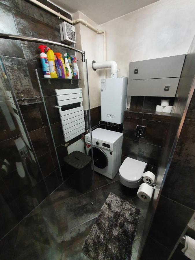 Black Brothers Wellness Apartments Шіофок Екстер'єр фото